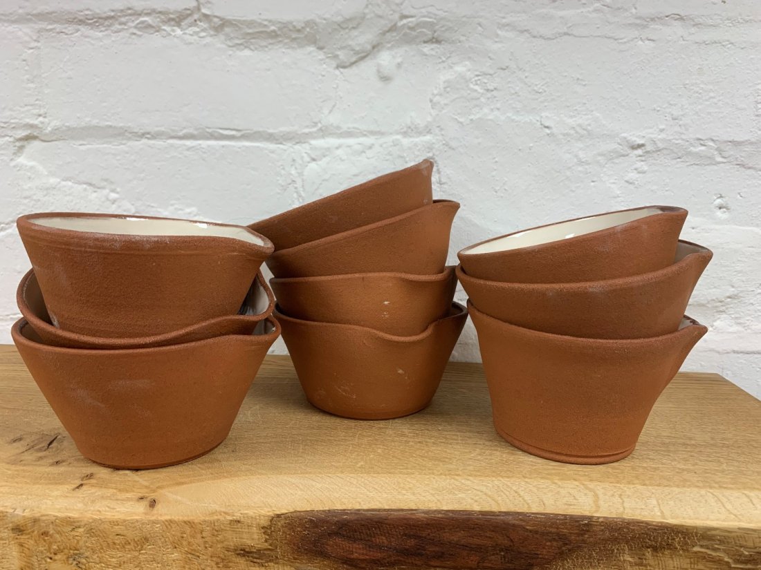Sunday 12-2 intermediate Wheel Throwing Pottery Course - 1lb pouring kitchen bowls - \u00a380