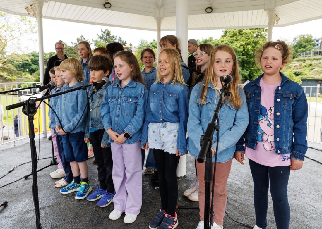 Garageland Galaxyz presents Supertones at Cruinni\u00fa na n\u00d3g