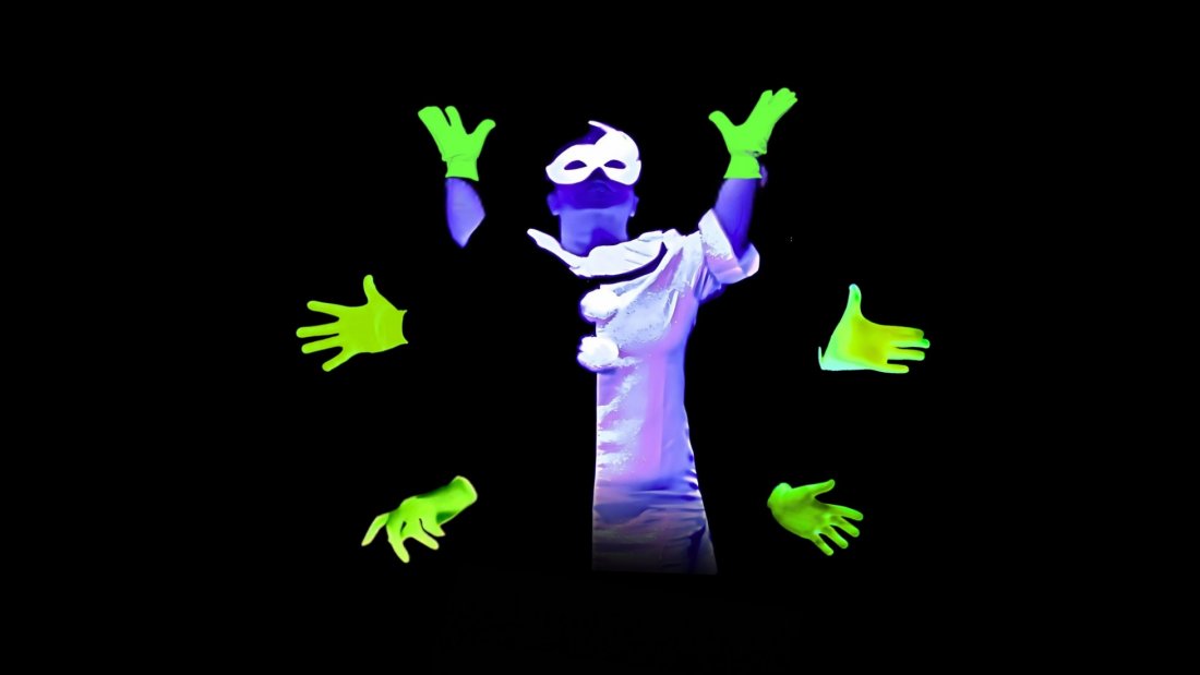 Images of love - black light theatre