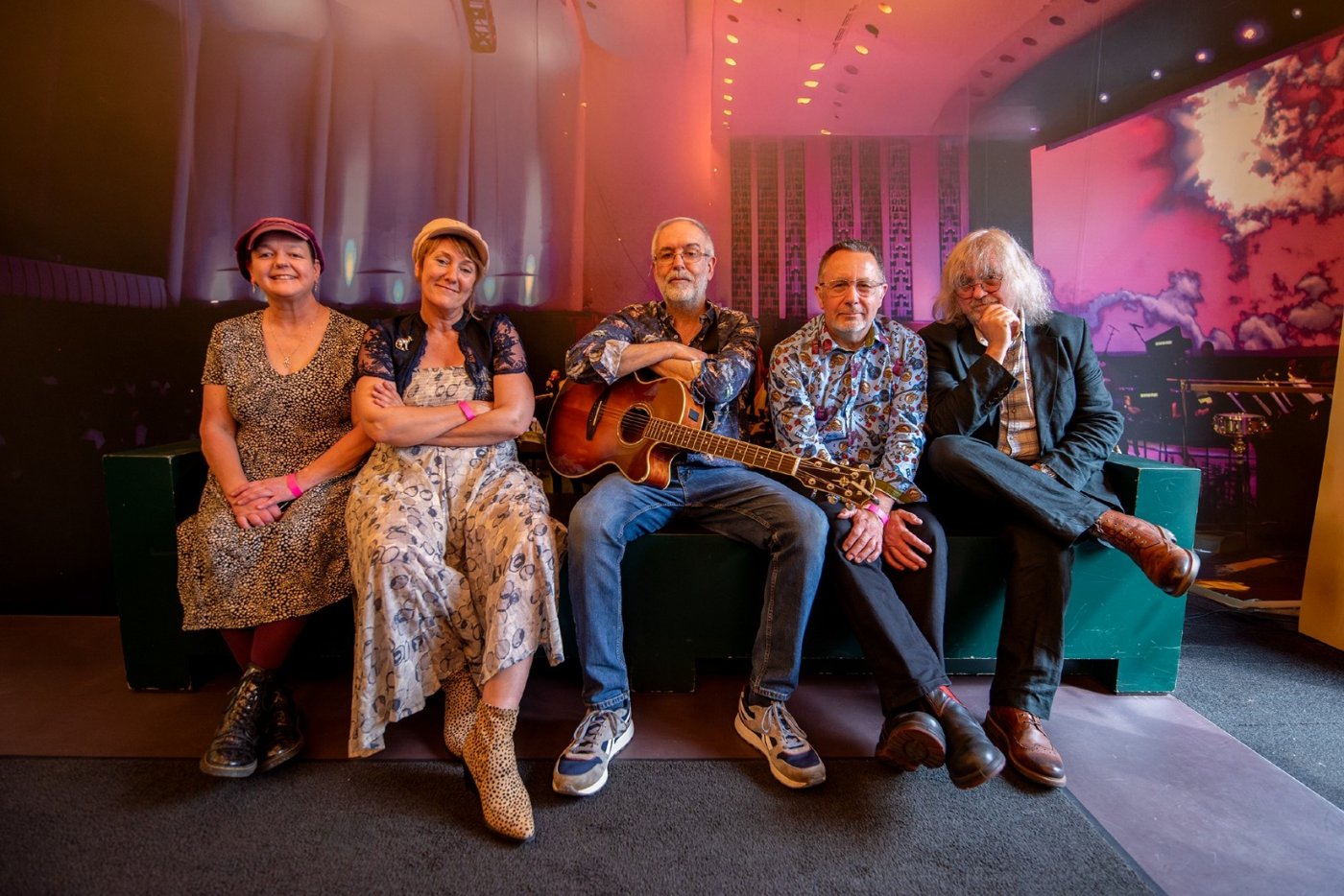 Oswestry Folk - Virginia Kettles Rolling Folk