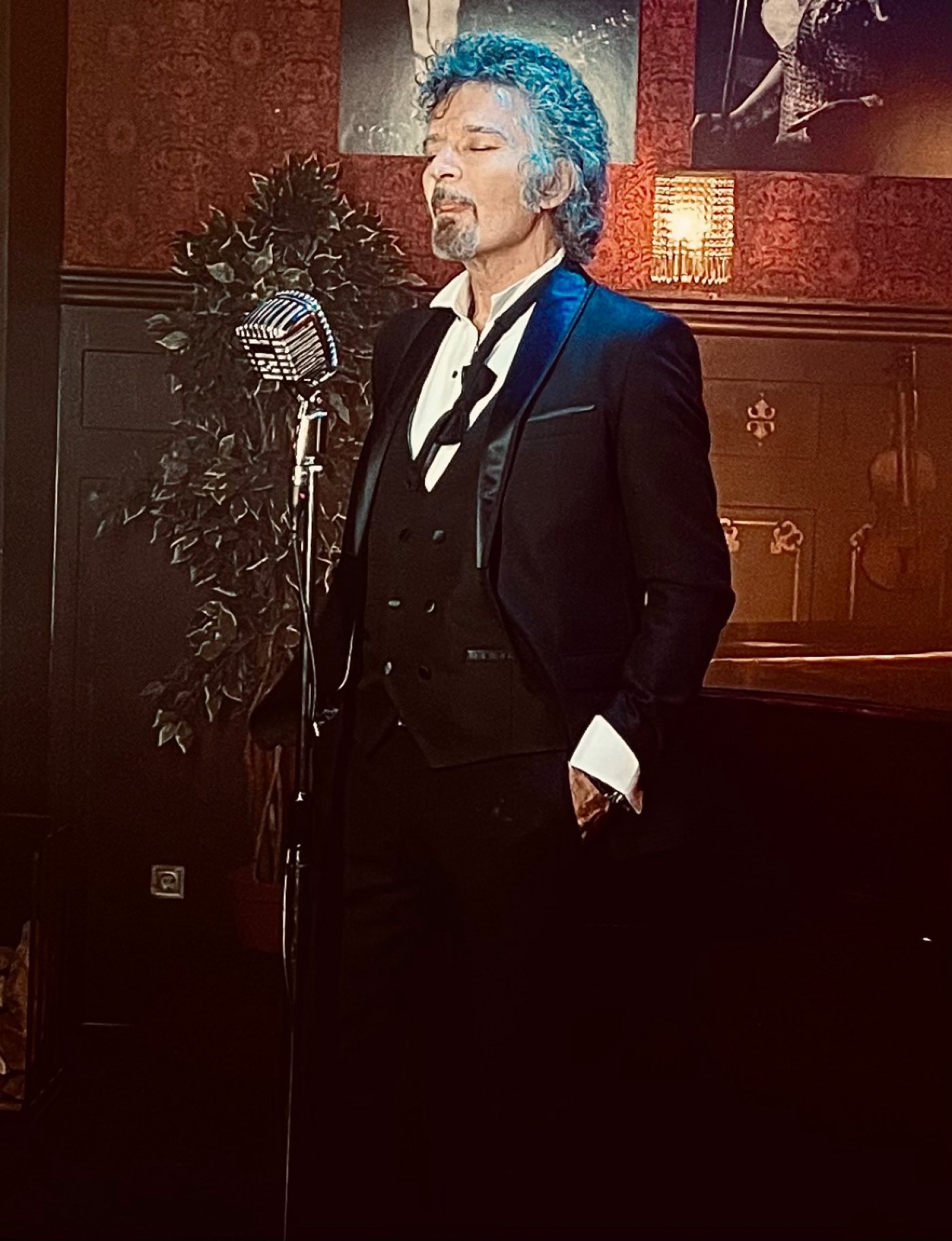 Gino Vannelli Live
