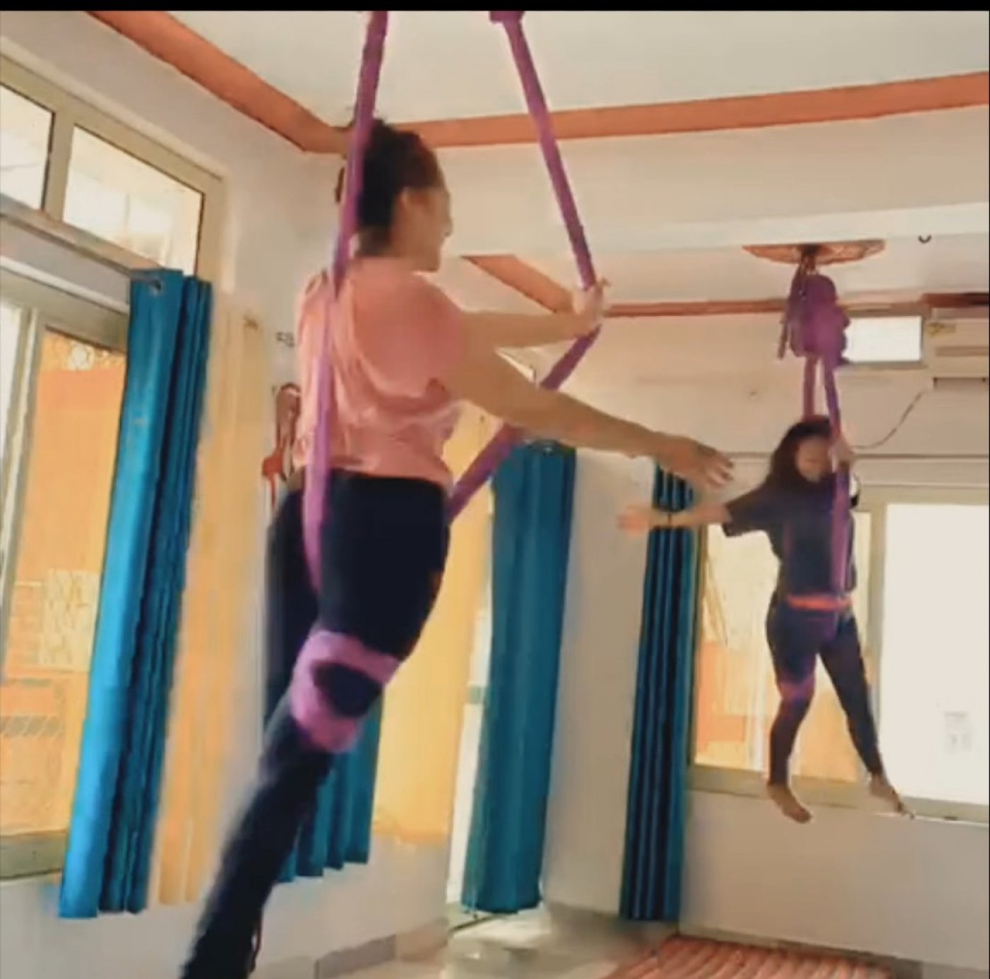 Aerial  - Silk - Yoga