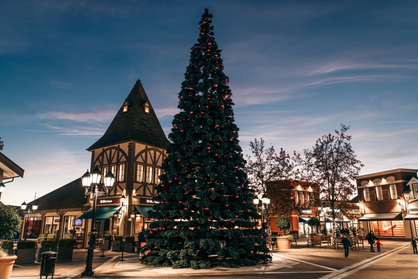 McArthurGlen Vancouver Presents Sparkle Brighter