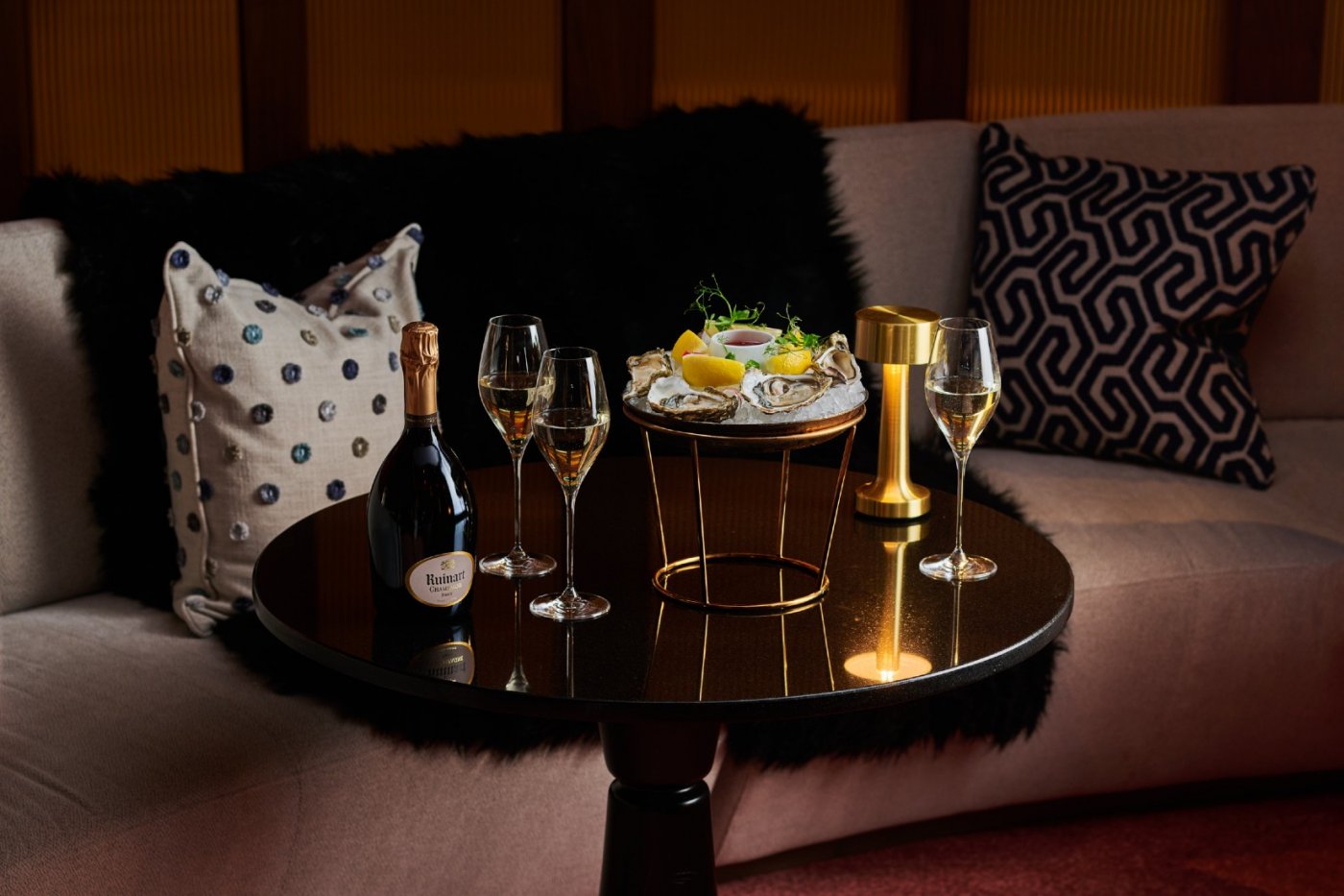 Oysters & Champagne Evenings at MO BAR