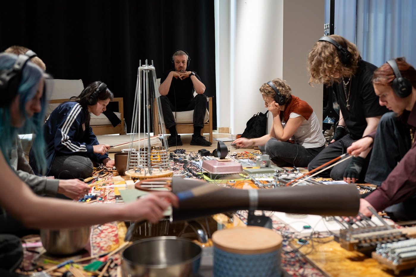 Wsp\u00f3lne granie. D\u017awi\u0119kowe warsztaty z Piotrem Blajerskim