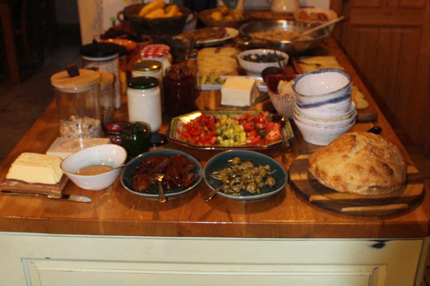 PREDPRAZNI\u010cNA \u017dENSKA USTVARJALNICA