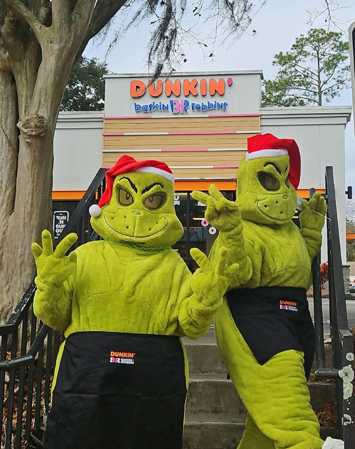 The Grinch Takes Over Gainesville Dunkin\u2019 for a Morning of Prizes, Treats and Festive Surprises 