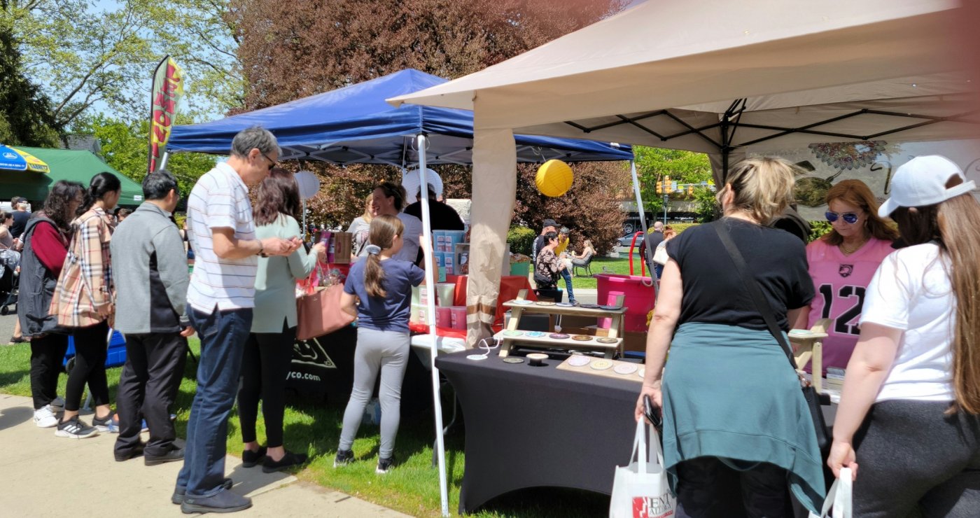 Springfest Craft Show & Antique & Gift Corner, Sun. May 3, Veterans Pk ...